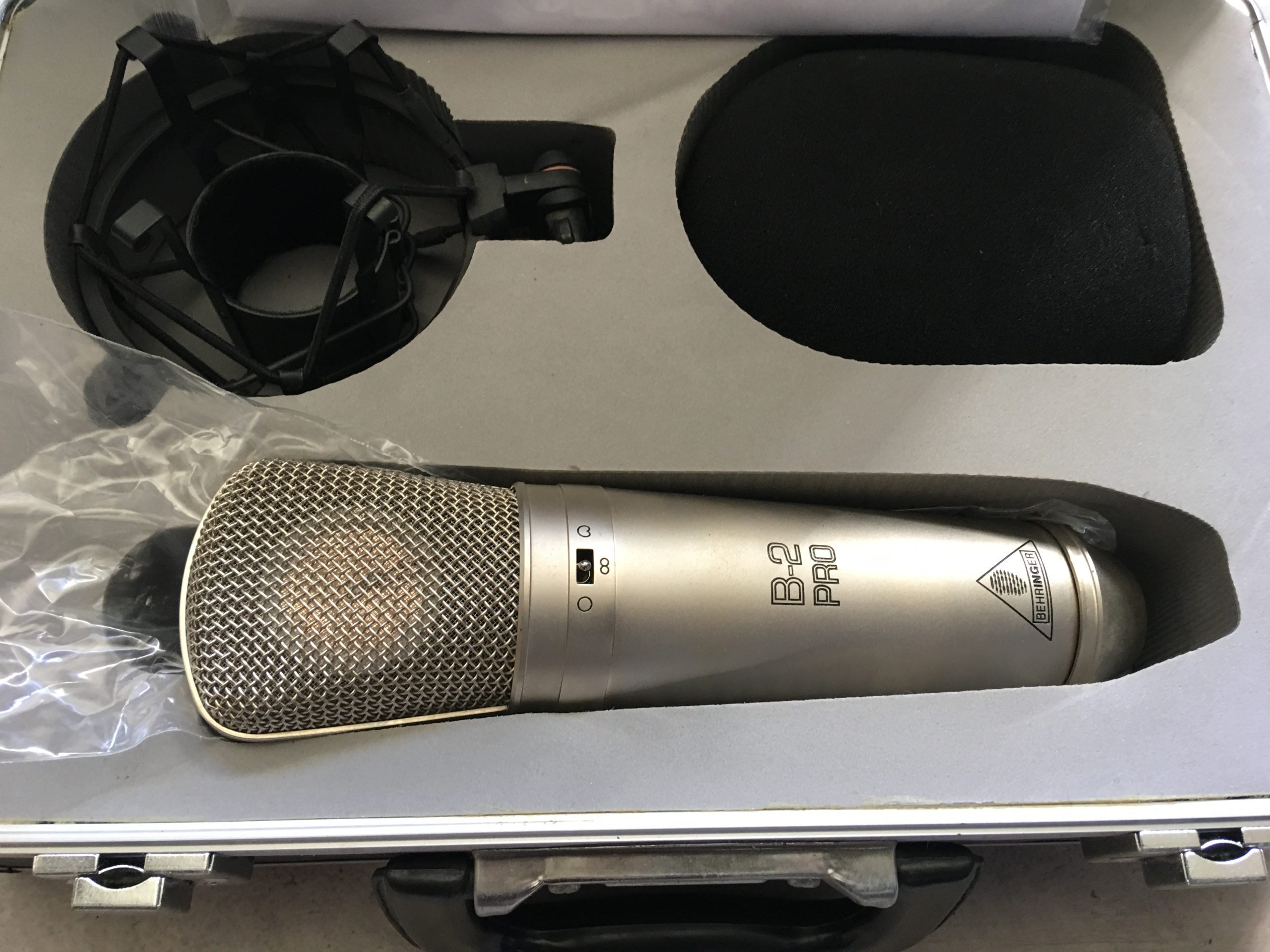 Behringer B-2 Pro Studio Microphone (Vintage) Behringer B-2 Pro Studio Microphone (Vintage)